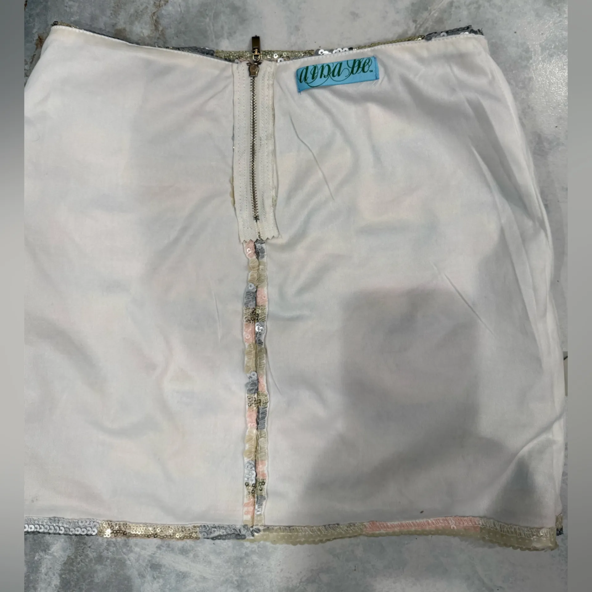 Dina Be White and Gold Sequin Accent - Image 7