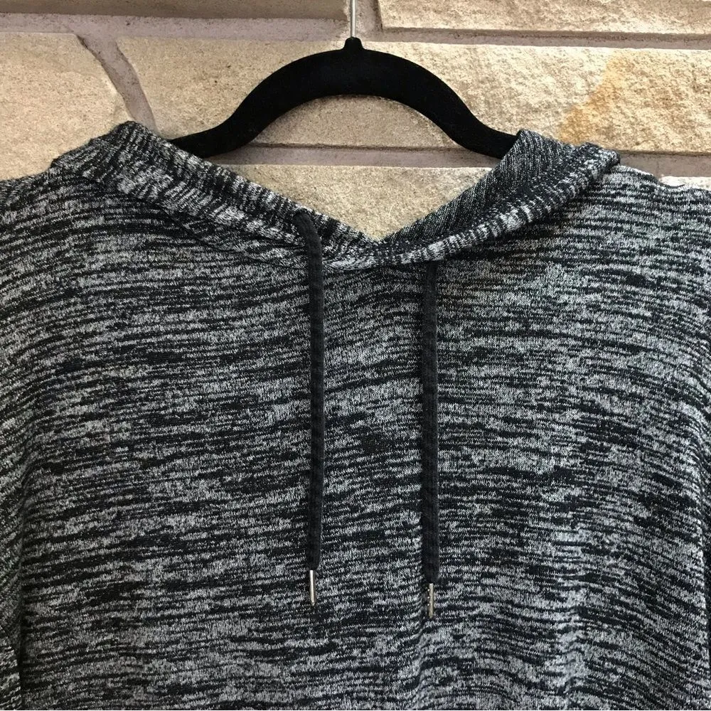 Aritzia Wilfred Free Open Back Long Sleeve Black and Grey Hoodie Size XXS - Image 4