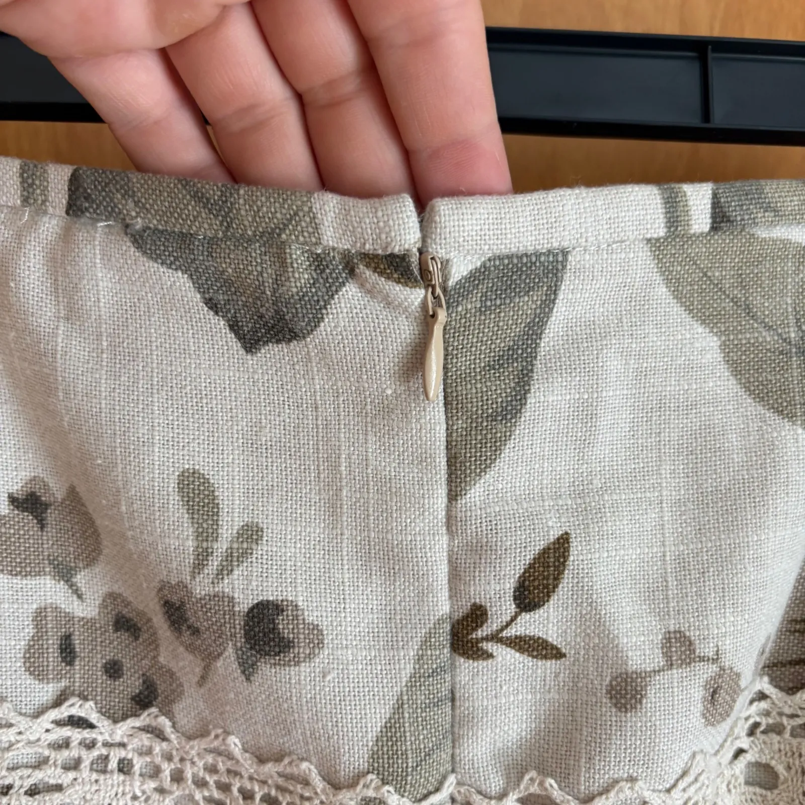 Monroe & Main Womens Linen Floral Pencil Skirt Crochet Trim Sz 10‎ Tan - Image 2