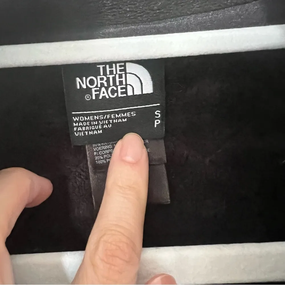 The North Face Black Women’s Quilted Sherpa Lined Full Zip Jacket Size Small EUC - Image 7