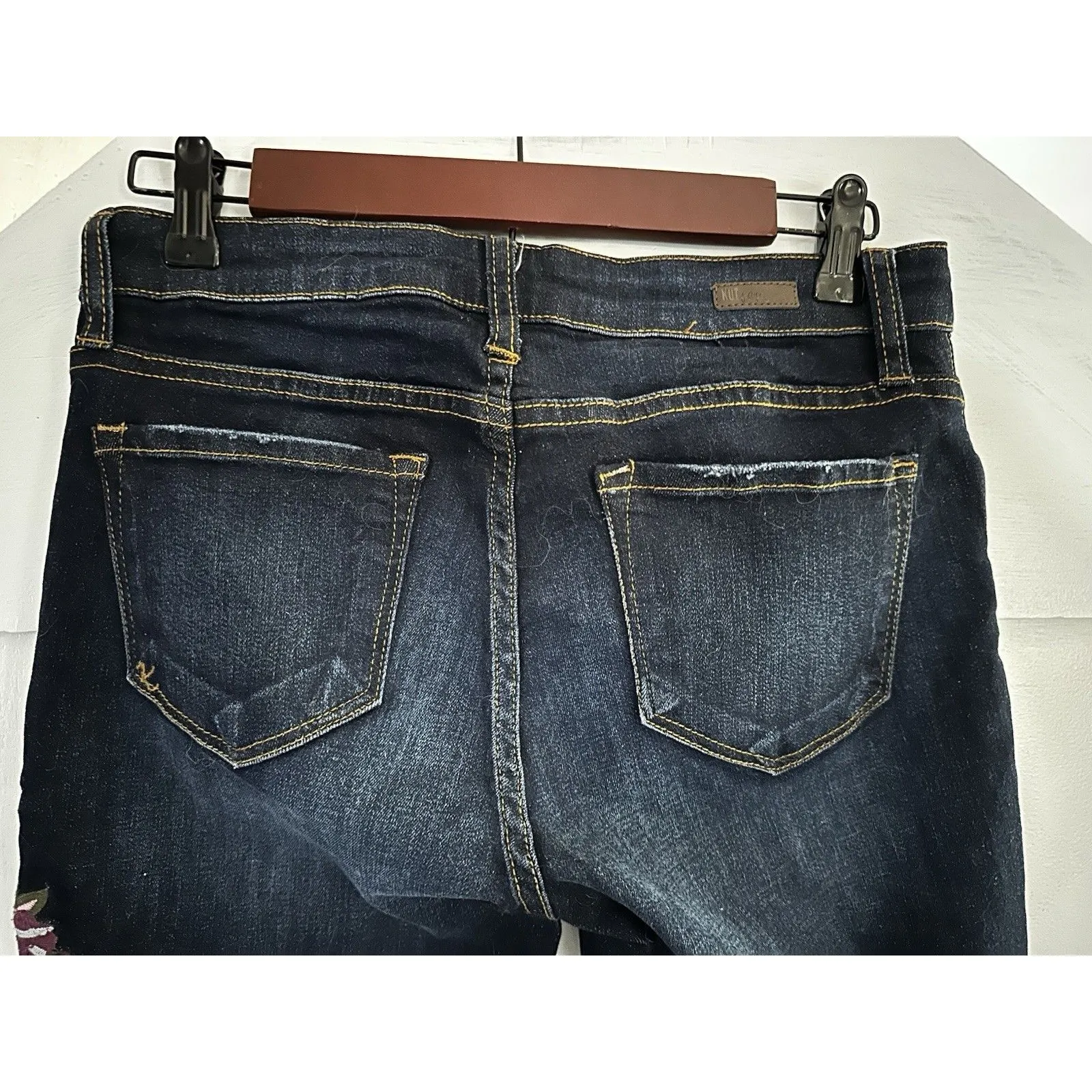 Kut From Kloth Boyfriend Jean Catherine Dark Wash Floral Embroidery Stretch Sz 2 - Image 4