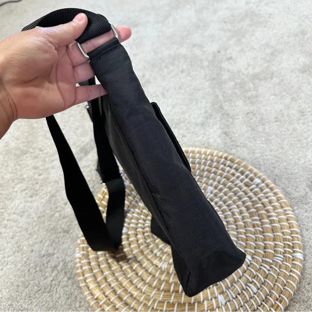 Baggallini Women’s Pocket Town Bagg Crossbody Bag Travel in Black - Image 6