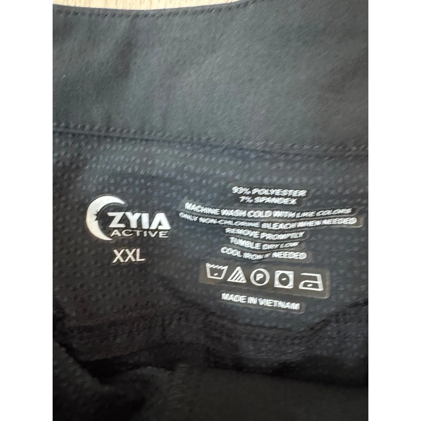 Zyia Active Not Just a Trail Shorts in black. Cuffed Athletic Shorts Womens XXL Black - Image 2