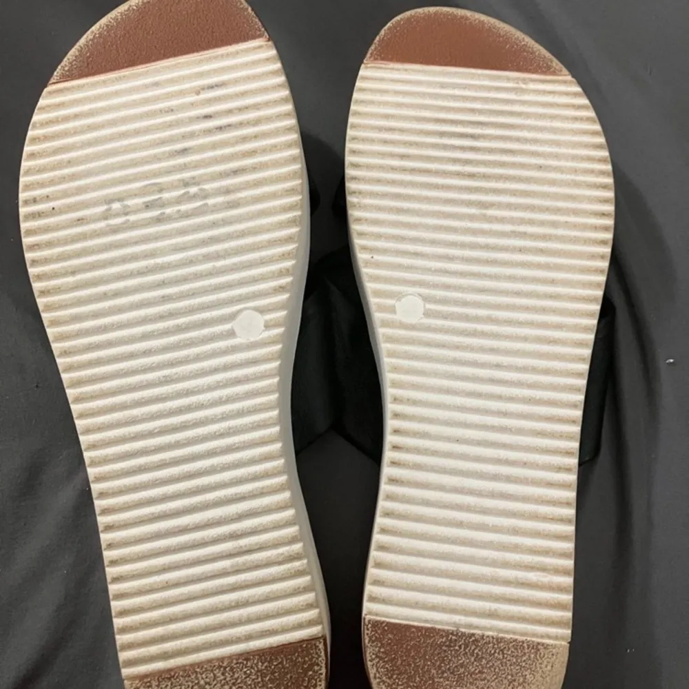 Mila Paoli Black and White Sandals with Criss - Image 5