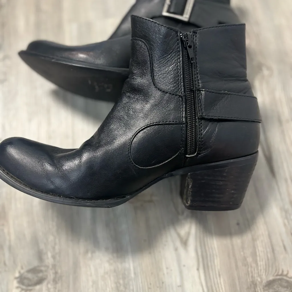 Durango Women’s Black Leather Shorty Ankle Boots – Western Style - Image 5