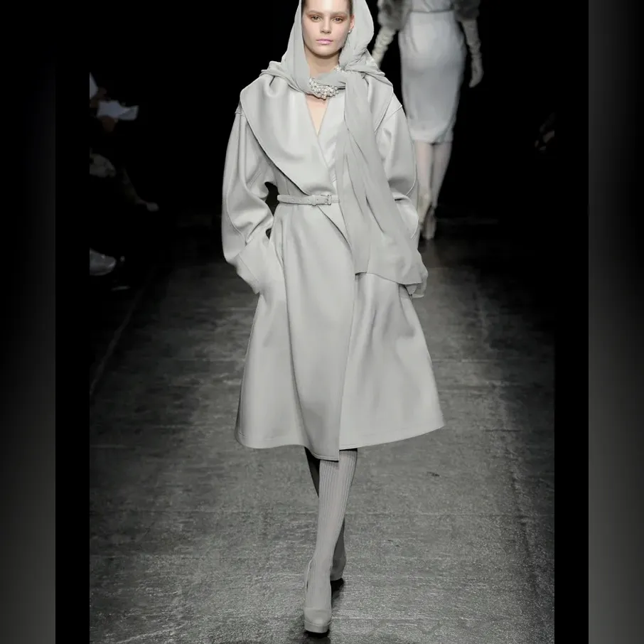 L.A.M.B. Real Leather Nude Platform Pumps Size 6 - Image 3