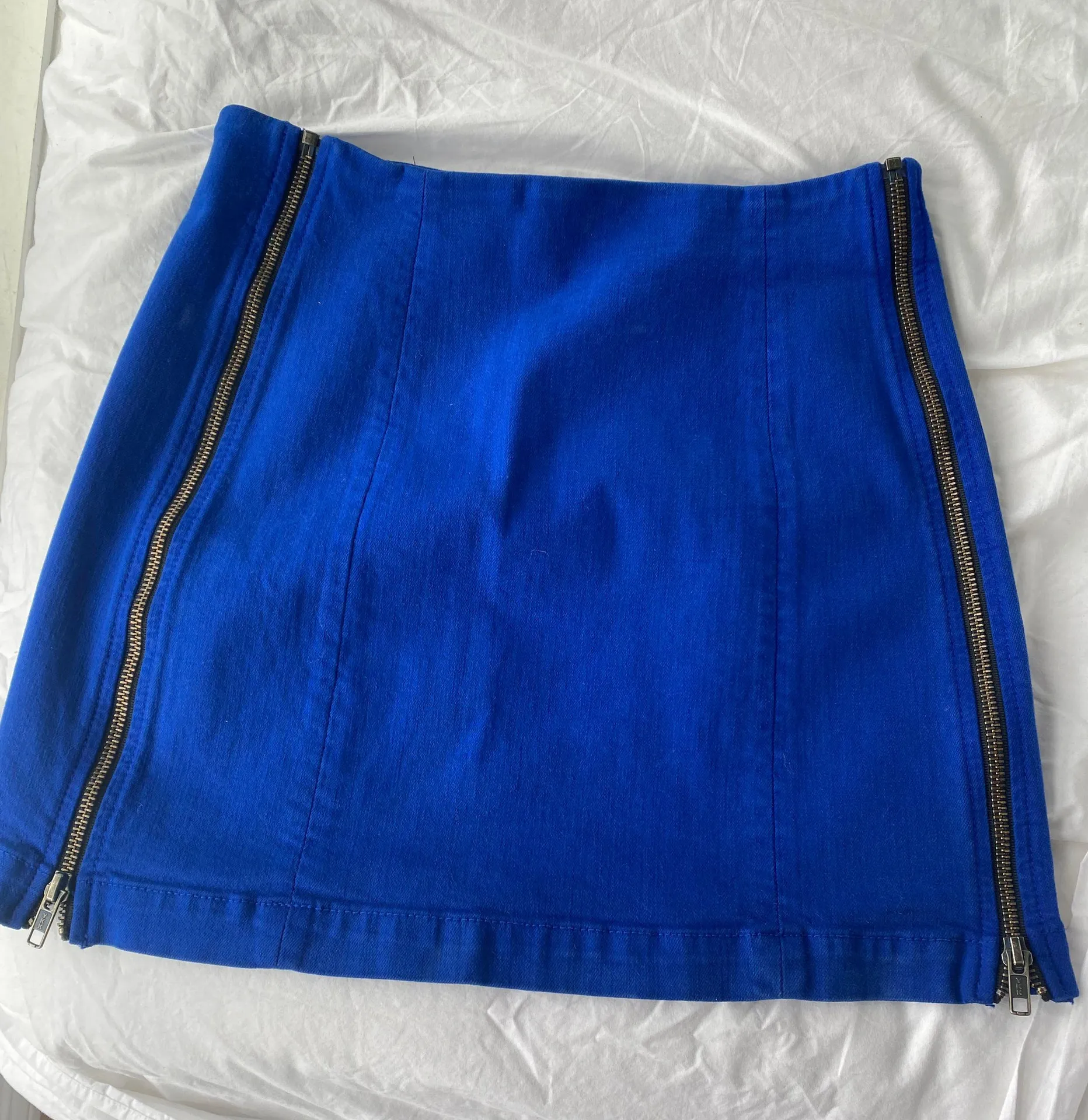 NEVER WORN  LF Jean Skirt - Image 2