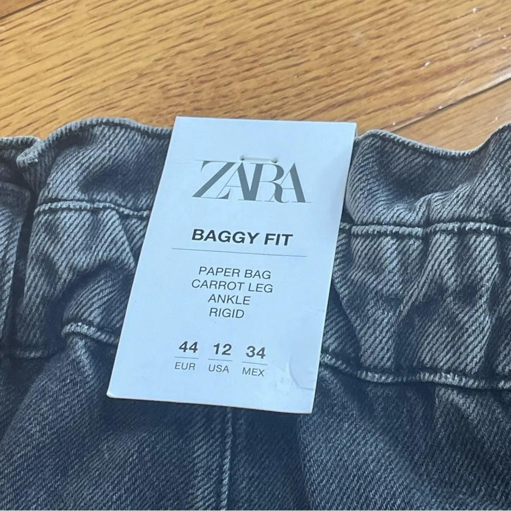 ZARA Paperbag BAGGY Fit Jeans Comfortable Cut High Waist Elastic Black Sz 12 - Image 9