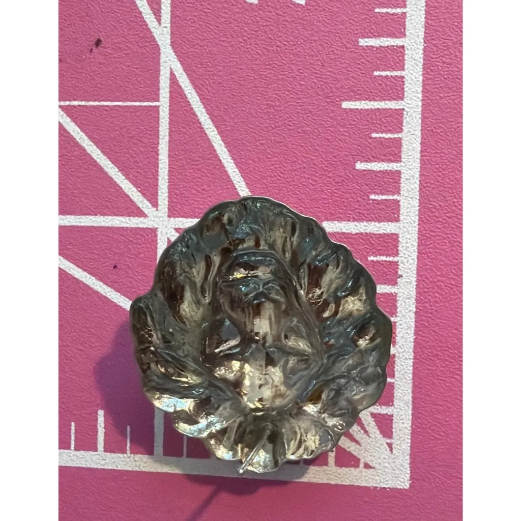 Vintage Silver Tone Pierced Lion Head Earrings Textured 1.25" Estate 5.29g - Image 5