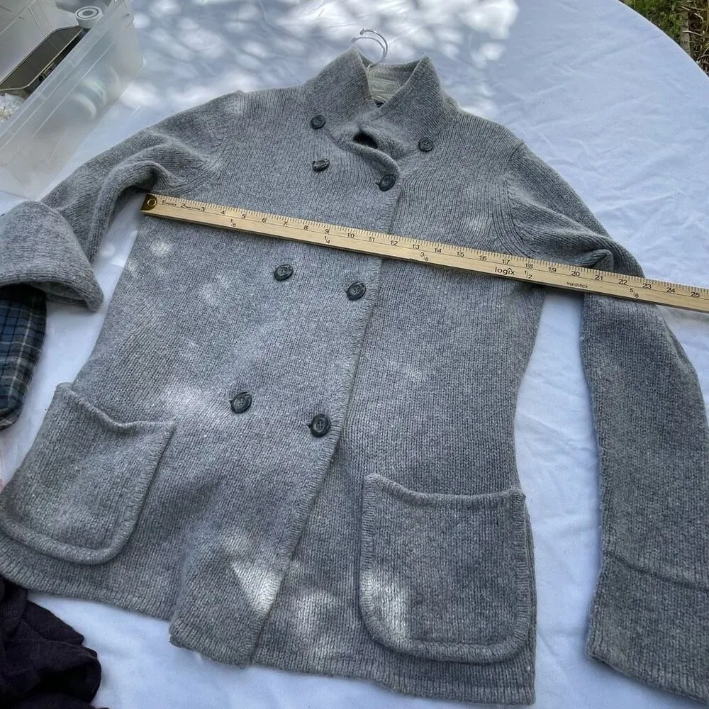 GAP size L double breast sweater cardigan - Image 4