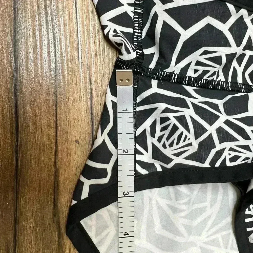 LULULEMON | 8 | Geometric Roses | RARE PRINT - Image 3