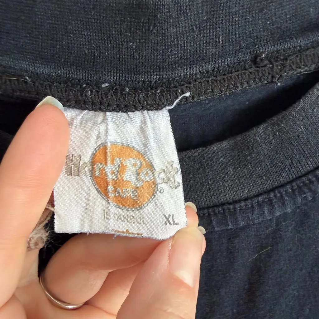 Hard Rock Cafe Istanbul Black Short Sleeve Graphic Tee Womens XL Retro Grunge - Image 3