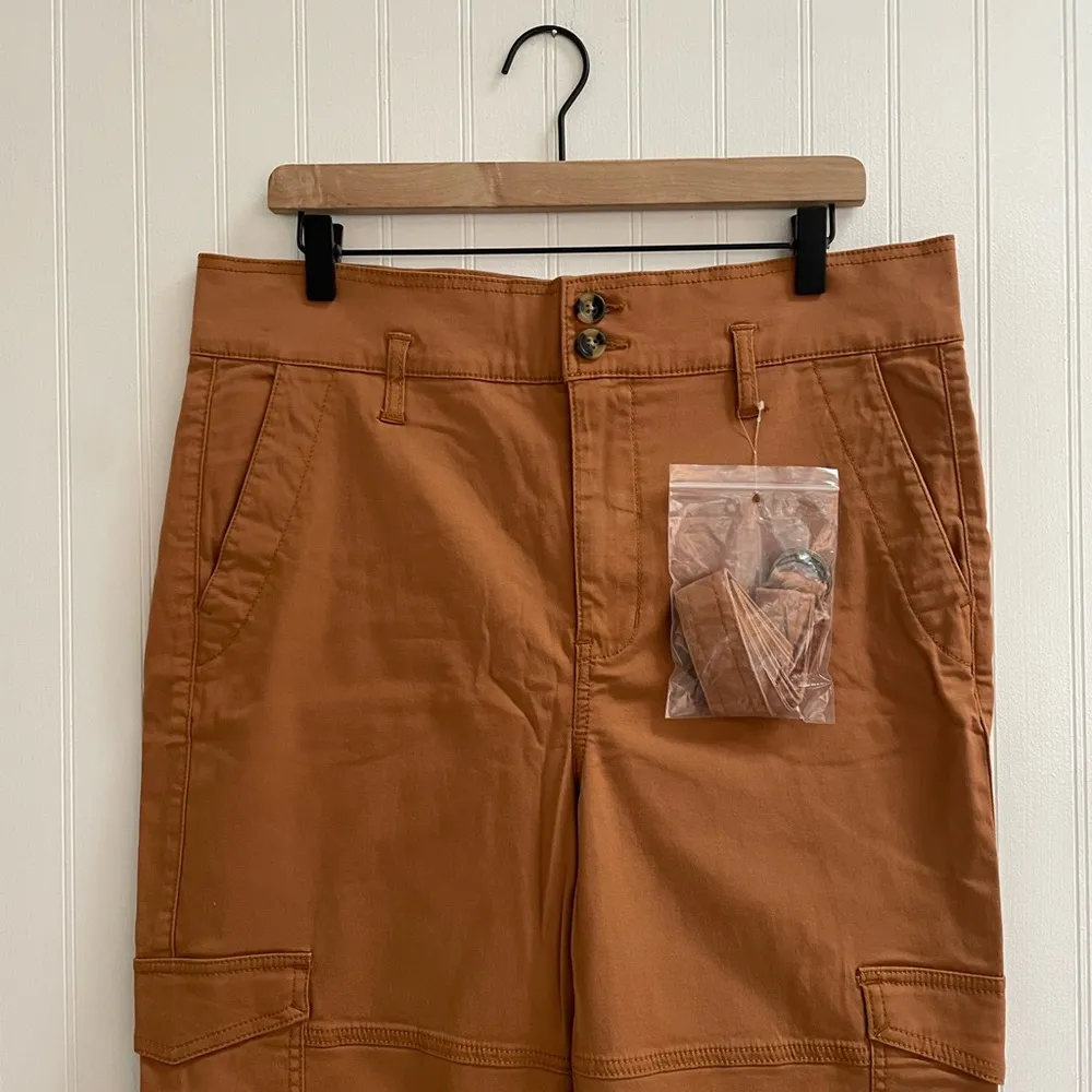 CAbi Paper Bag Waist High Rise Self-Belt Cargo Pants in Cashew Size 8 NWOT #6045 - Image 9