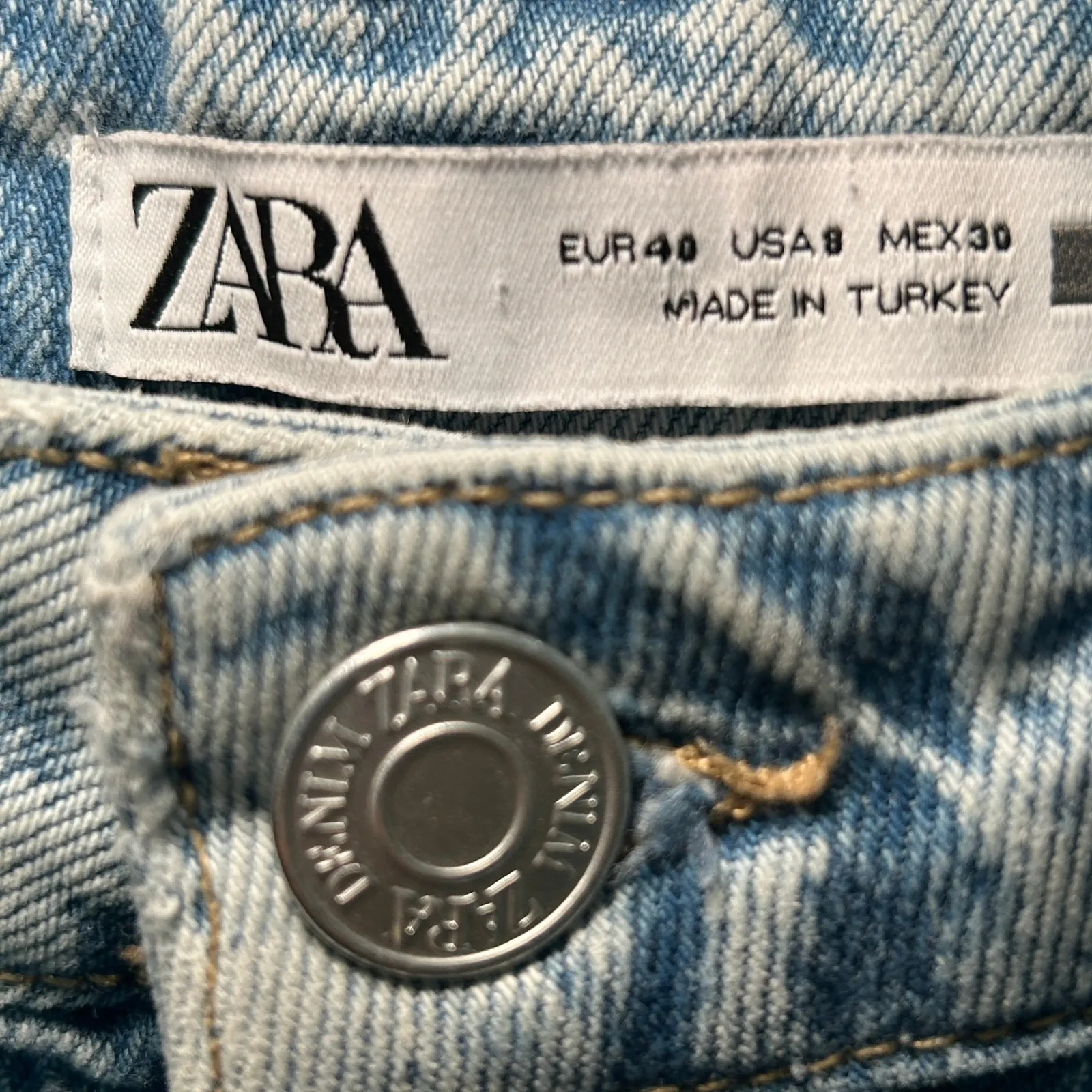 ZARA Acid Wash Denim Cutoff Shorts Distressed Raw Hem Blue Size 8 - Image 2