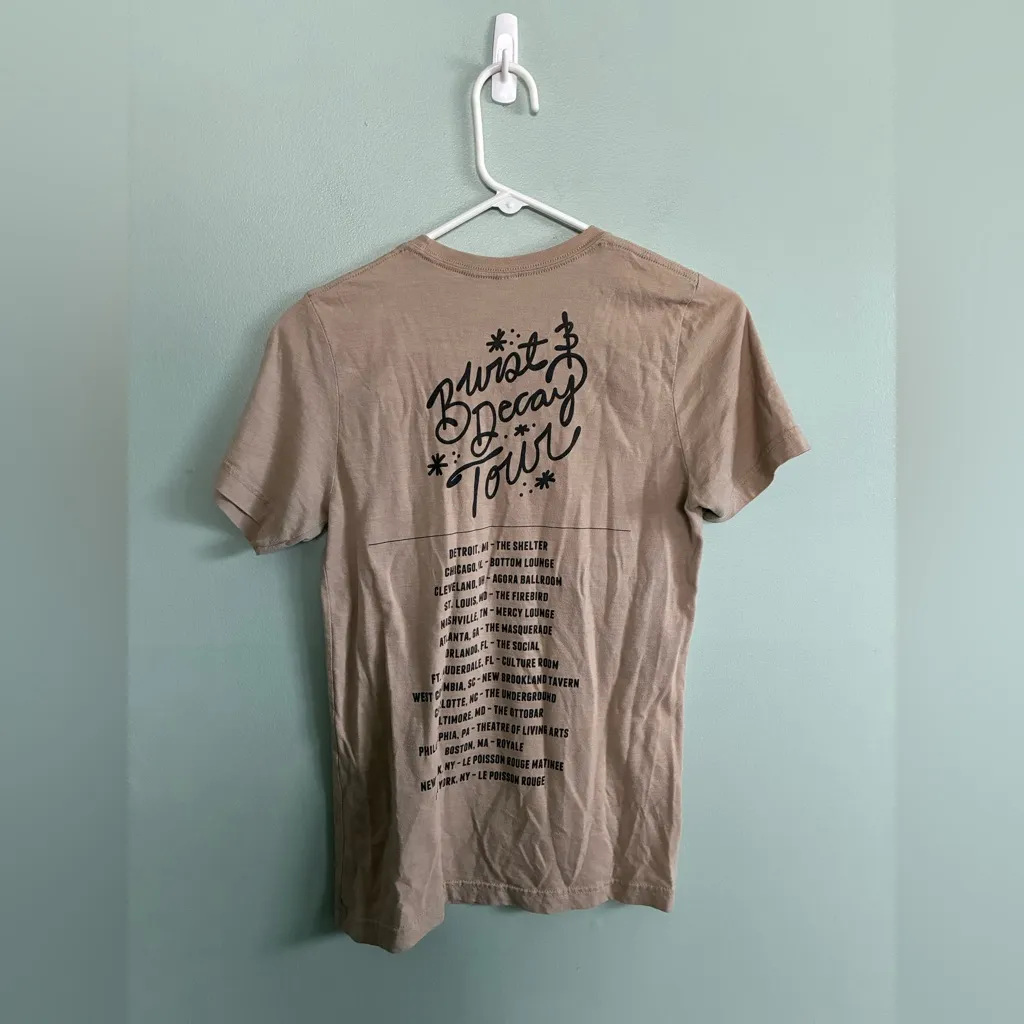 The Wonder Years Guitar Womens Band Burst & Decay Tour Tee Sz S Well Loved - Image 4