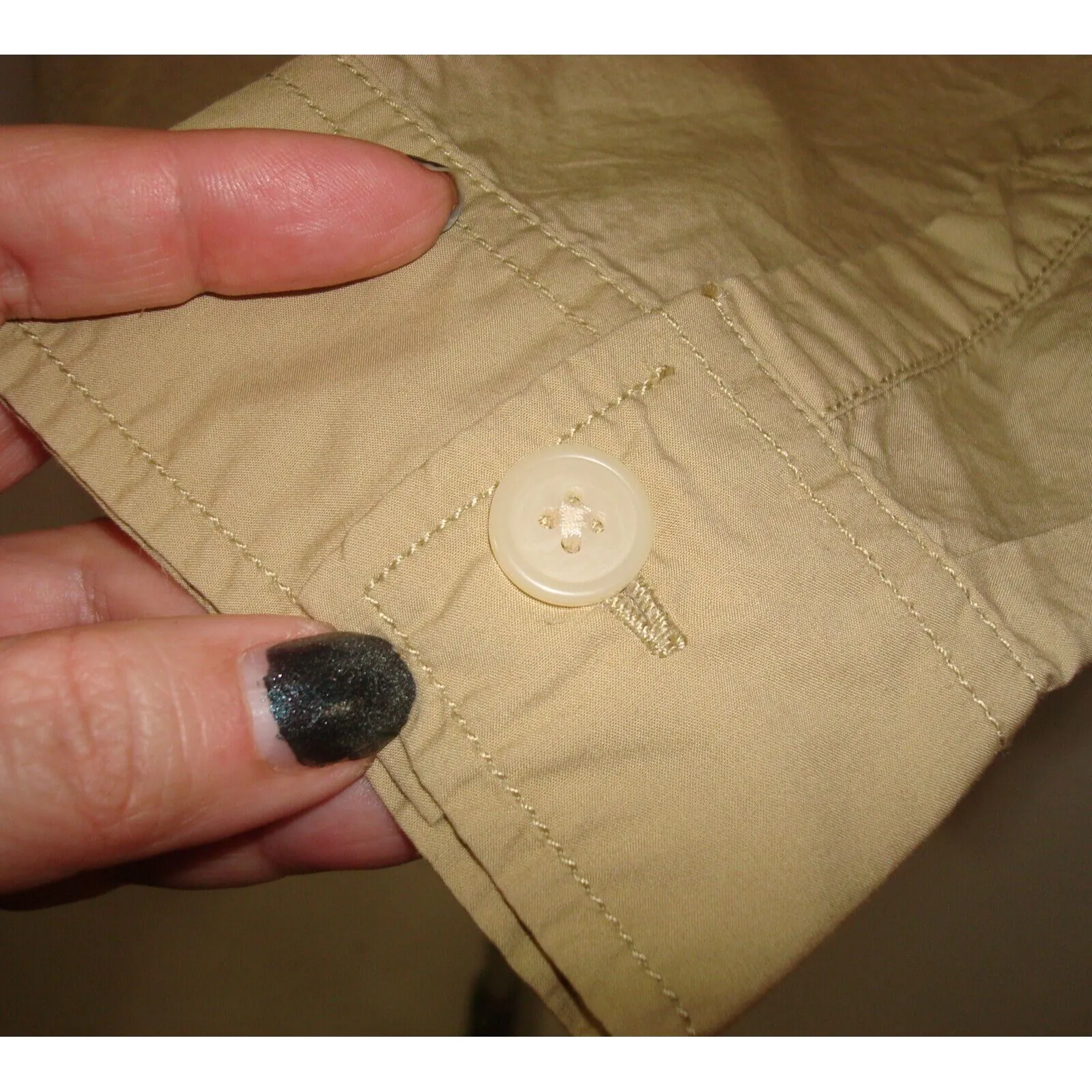 New Womens Gap Camp Shirt L XL 100% Cotton Button Down Beige Khaki LS Pockets Tan Size L - Image 3