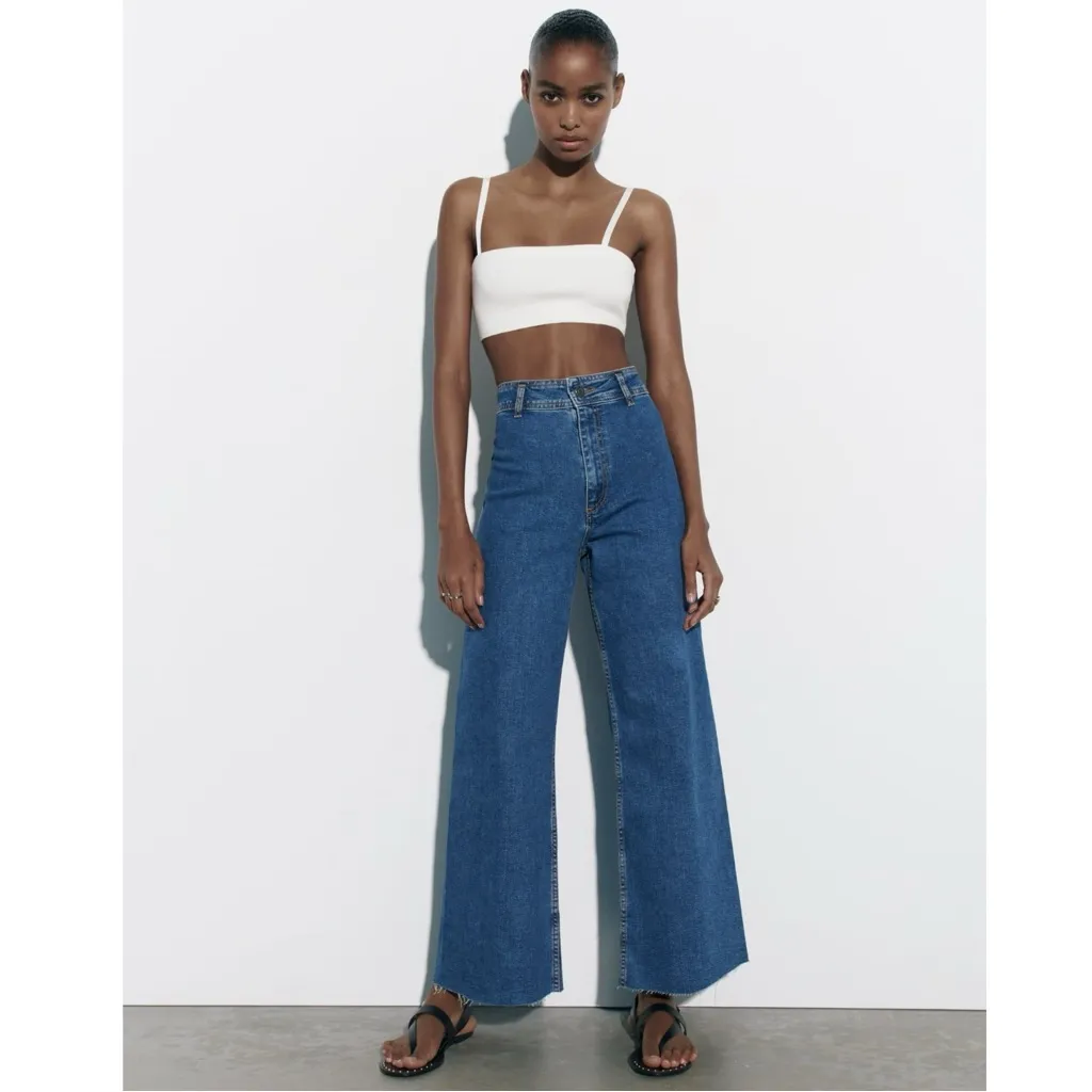 ZARA The High Rise Marine Straight Jeans Size 12 Wide Leg Raw Hem 2553/041/400 - Image 2
