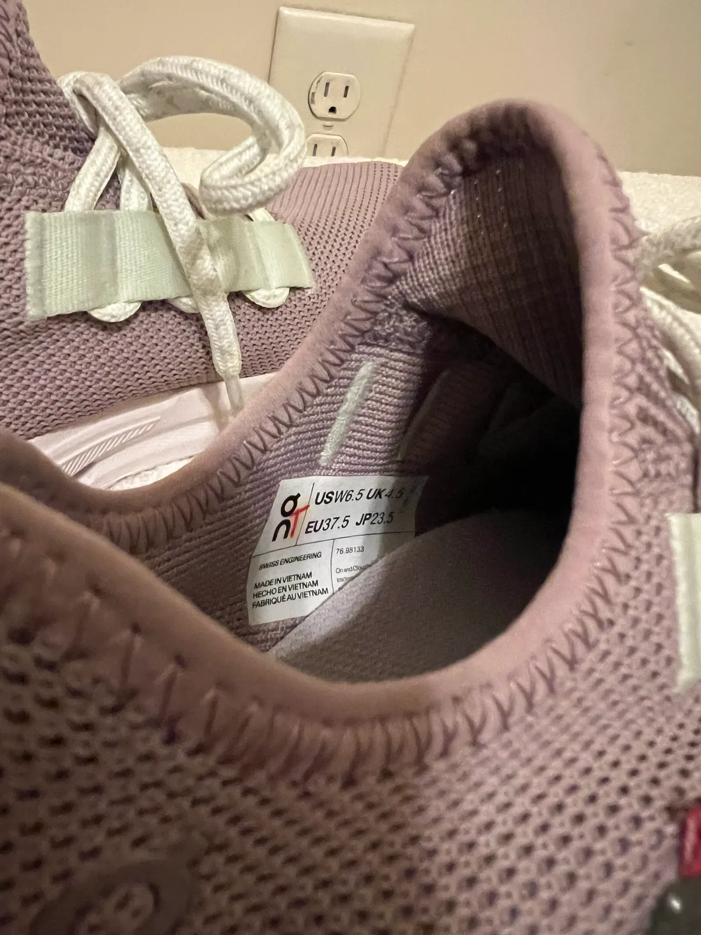 ON Running Sneakers Size 6.5 - Image 4