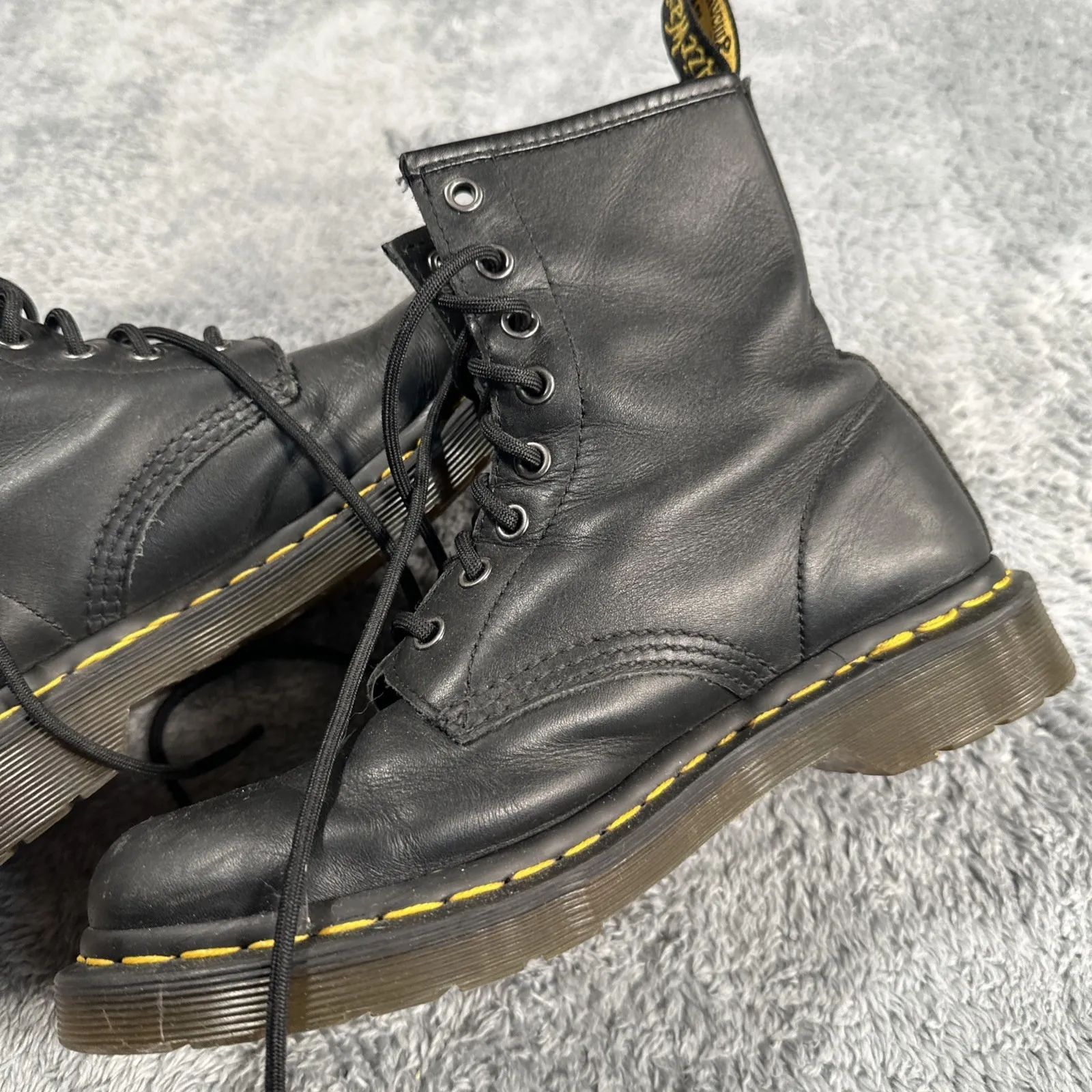 Women's Dr. Martens Lace up Boots SZ 7 BLK Leather Punk Goth Thick Soles Rubber Black - Image 11