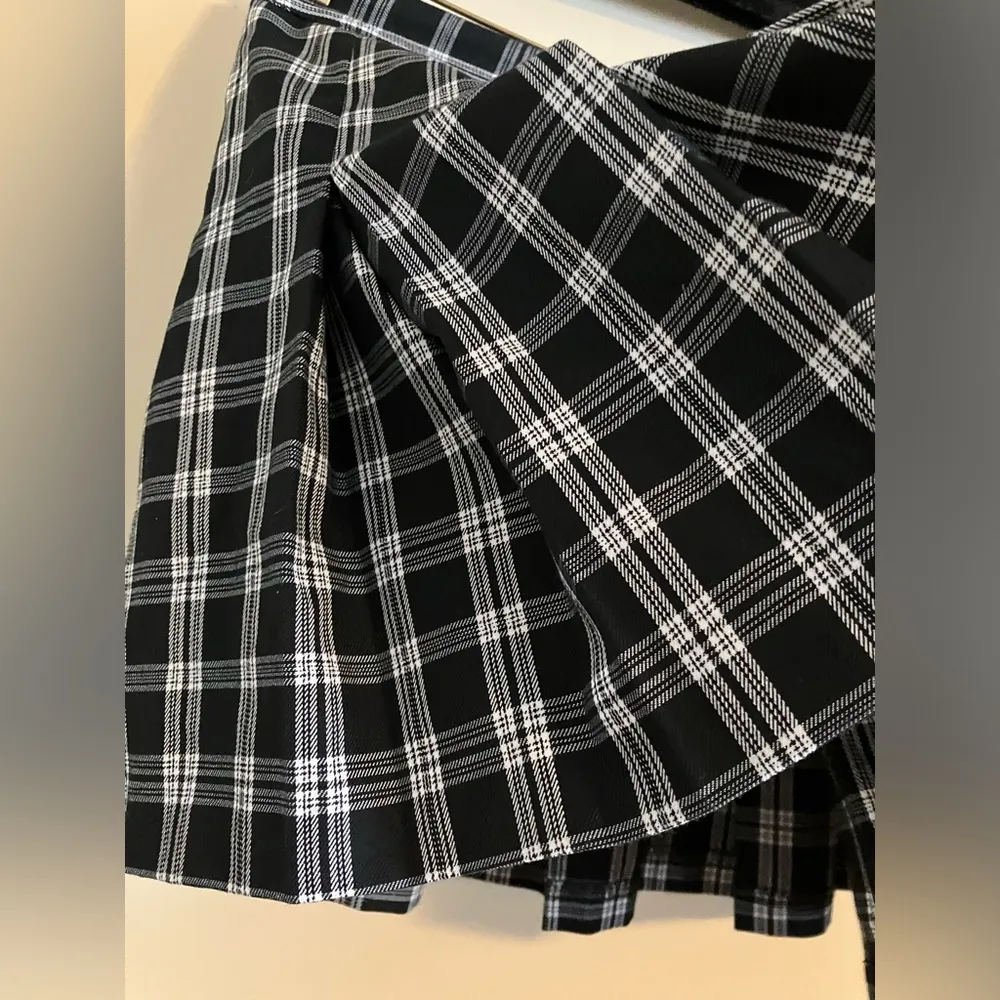 H&M Skirt Divided Black Plaid Mini Tartan Academia Pleated Skater Retro Size 0 - Image 8