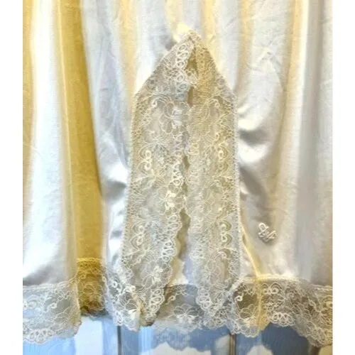 Vintage Diane Von Furstenberg Cream Nylon Lace Hem Half Kick Slip Size Med - Image 2