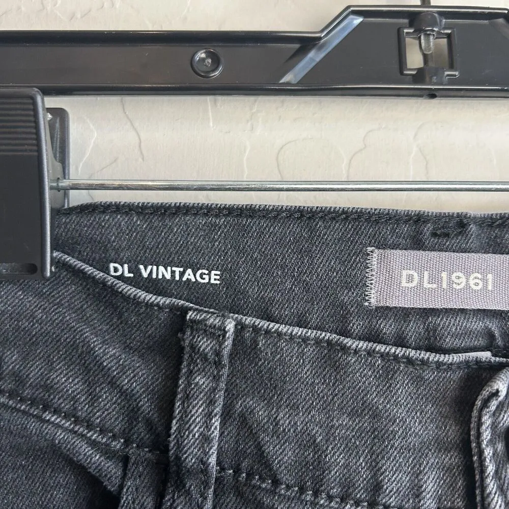 DL1961 Women’s Jeans Size 30 SYDNEY GIRLFRIEND Tapered washed Black Raw Hem $209 - Image 5