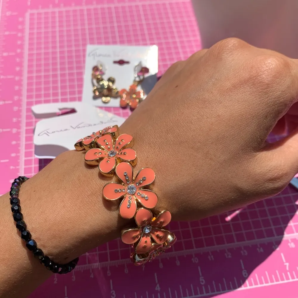 Gloria Vanderbilt orange flower jewelry set earrings drops + bracelet gold tone - Image 9