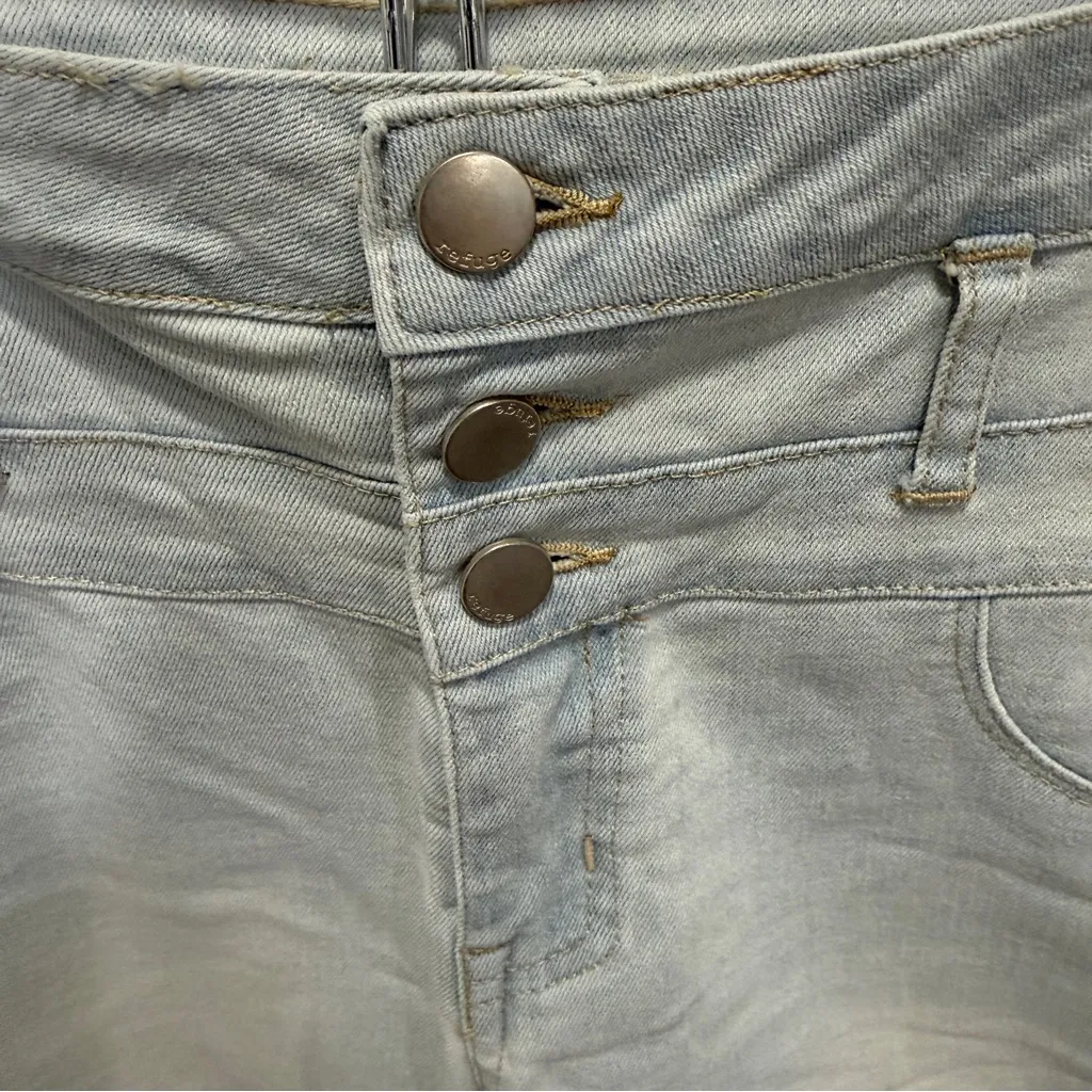 Refuge Light Wash High Waisted Skinny Jeans - Image 3