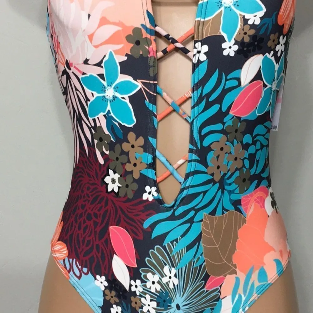 Vince Camuto floral plunge swimsuit. NWT - Image 8