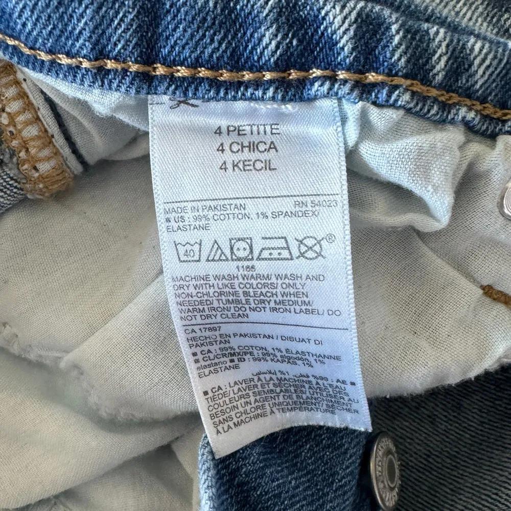 Old Navy Petite SZ 4P Sky Hi Straight Jeans Extra Hi-Rise Distressed Button-Fly - Image 7