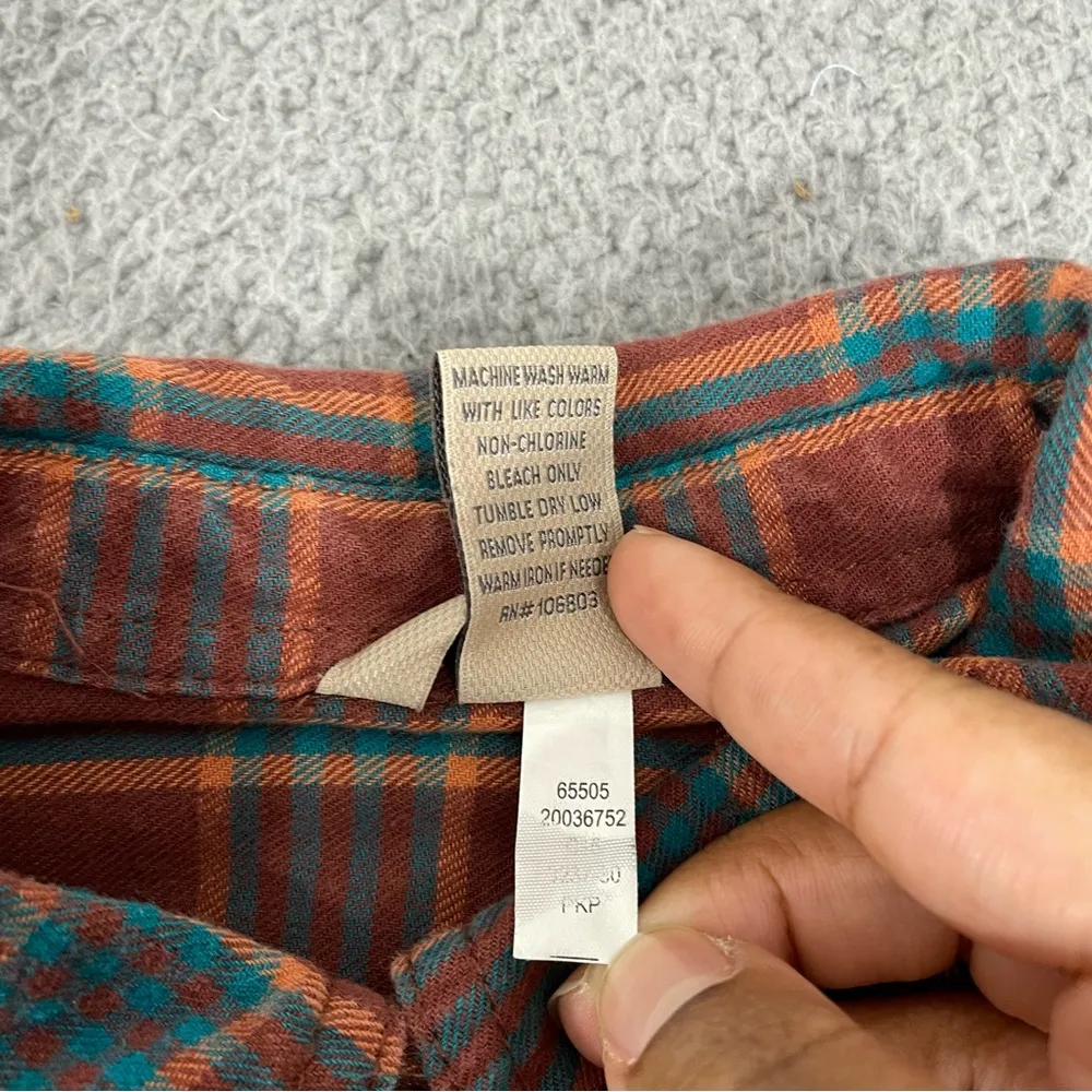 Duluth Trading Co Flannel Shirt Women XL Plaid Swingin' Pocket Button Front Red - Image 4