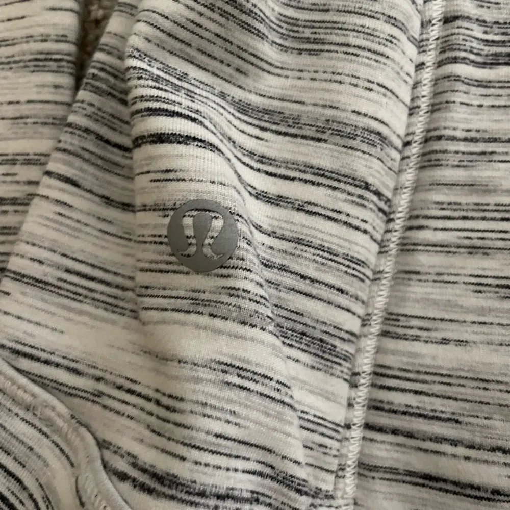 Lululemon  pullover size 2 - Image 2