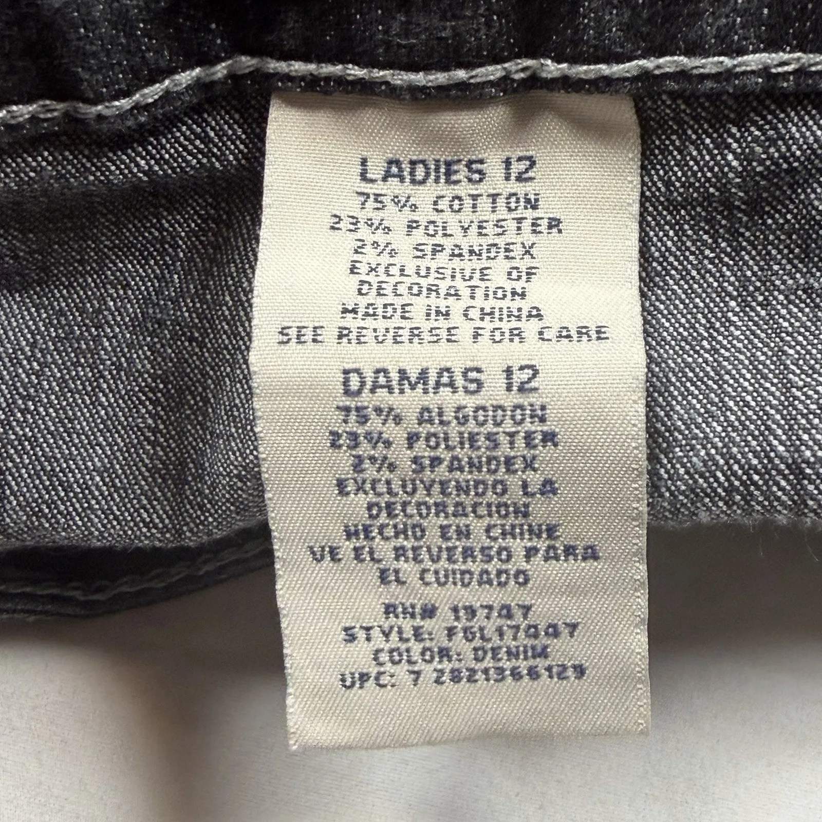 Faded Glory Shorts Women's Size 12 Black Embellished Pockets Stretch Raw Hem - Image 5