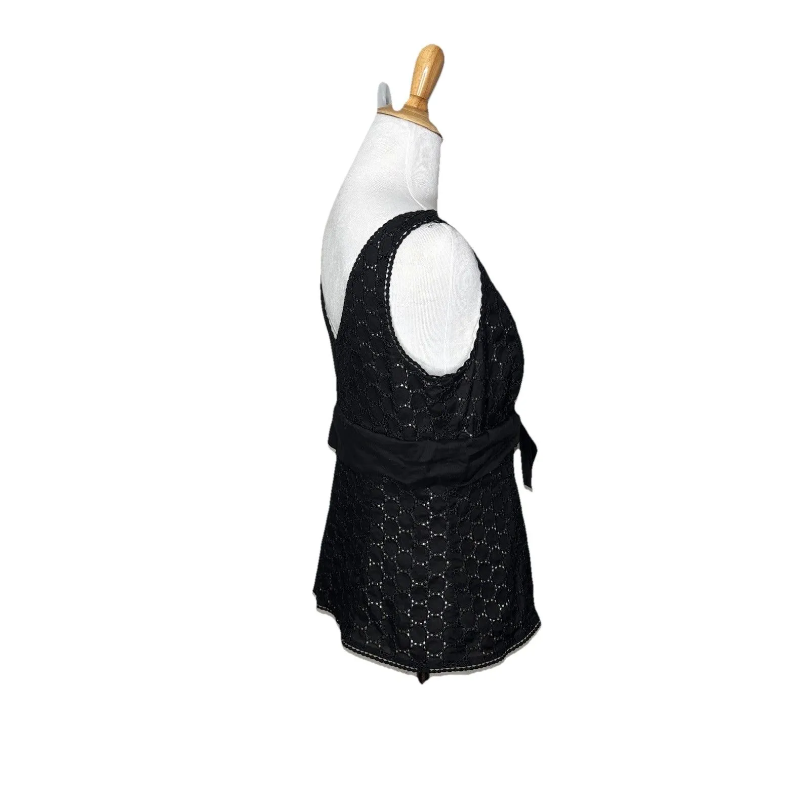 Ann Taylor V neck Sleeveless Faux Wrap Bow Top Black Eyelet size 12 Womens - Image 5