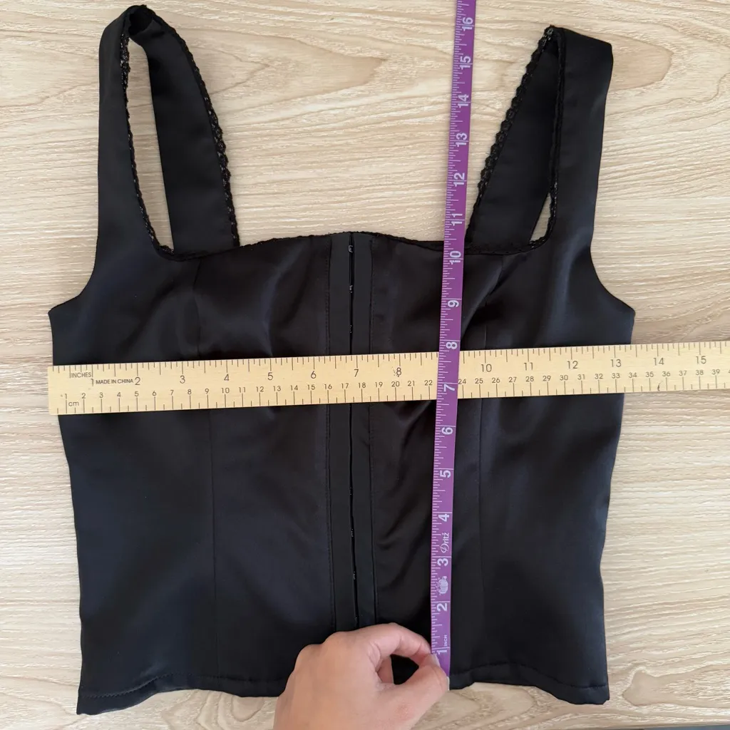 Reformation 0 Tagliatelle Silk Top Black - Image 9