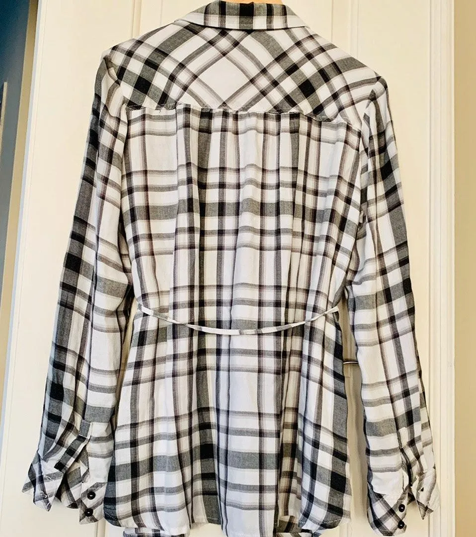 A Pea in the Pod Maternity Cotton Shirt  - Image 4