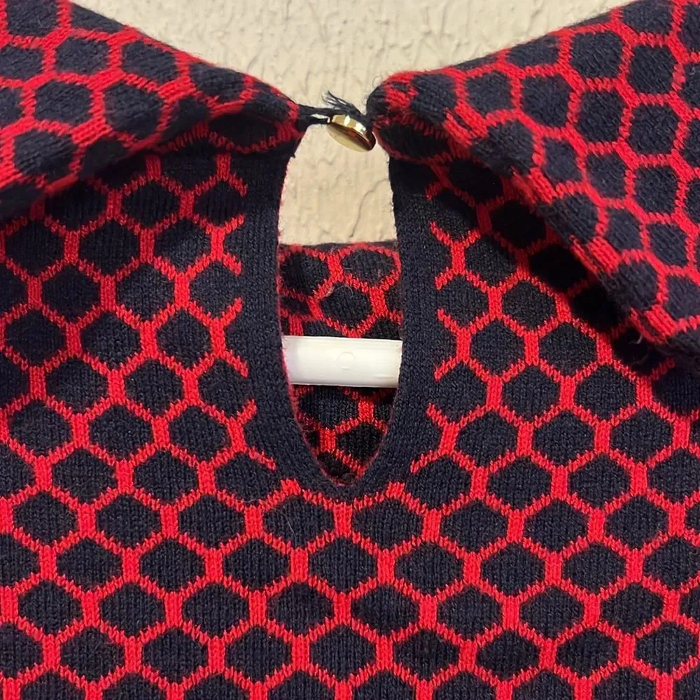Talbots Red and Navy Hexagon pattern collared sweater size medium - Image 4
