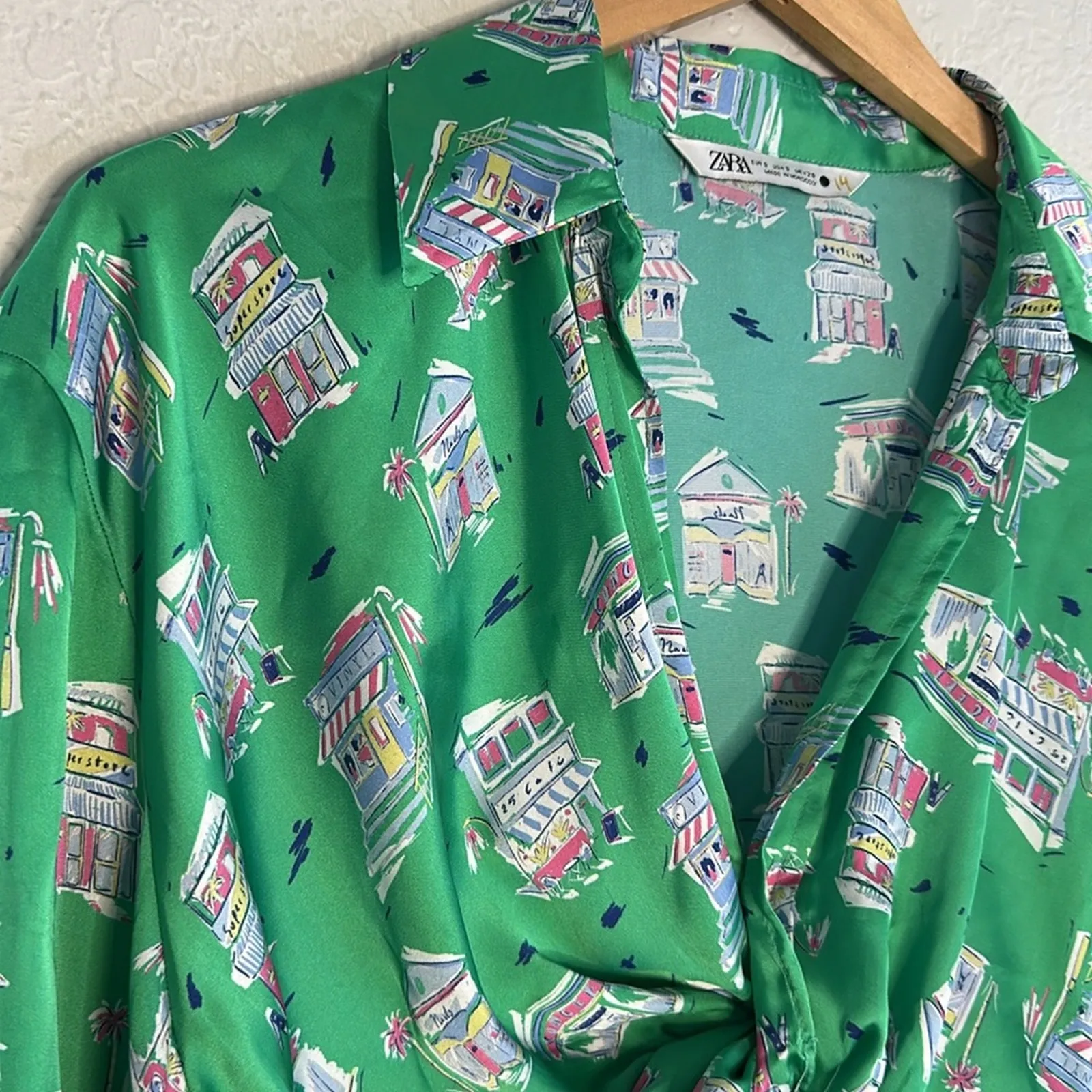 Zara Silky Green Twist Front Top Vacation Print Resortwear St Patricks Day Sexy - Image 3