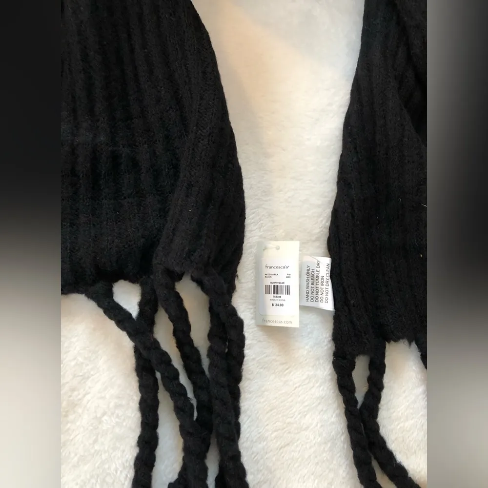 New with tag Francesca’s knit scarf - Image 4