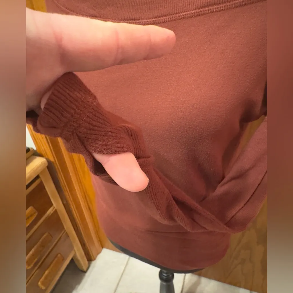 Athleta Studio Barre Sweatshirt Size XSP but fits up to medium - Image 5