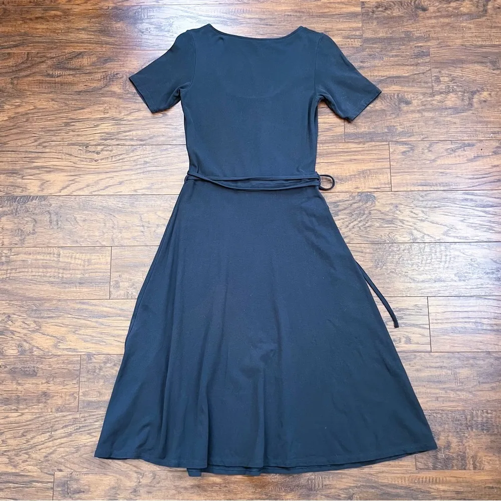 Vince • Short Sleeve Square-Neck Dress midi a-line tie waist jersey knit stretch - Image 8