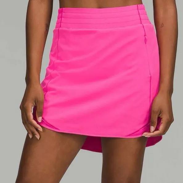 LULULEMON Athletica Hotty Hot High Rise Skirt in Sonic Pink Size 8 - Image 3