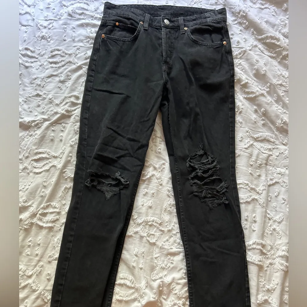 H&M Size 6 Black Ripped Boyfriend Low waist Jeans - Image 3