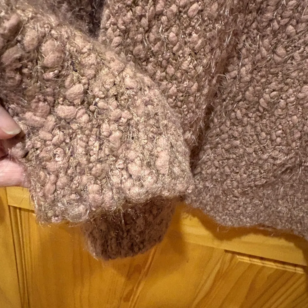 Alterd State Dusty Rose Fuzzy Eyelash Sweater
Women's S/M Rose' Mauve Oversized - Image 5