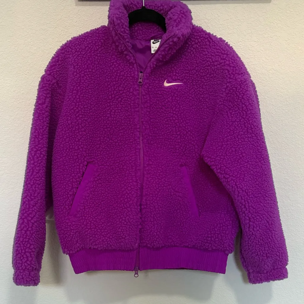 Nike Plush Swoosh Sherpa Vivid Purple Winter Plush Swoosh Jacket Size XS NEW - Image 4
