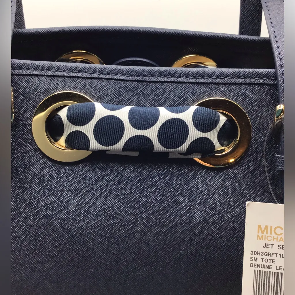 MICHAEL KORS NWT GORGEOUS NAVY LEATHER TOTE BAG WITH BLUE/ WHITE POLKA DOT SCARF - Image 6