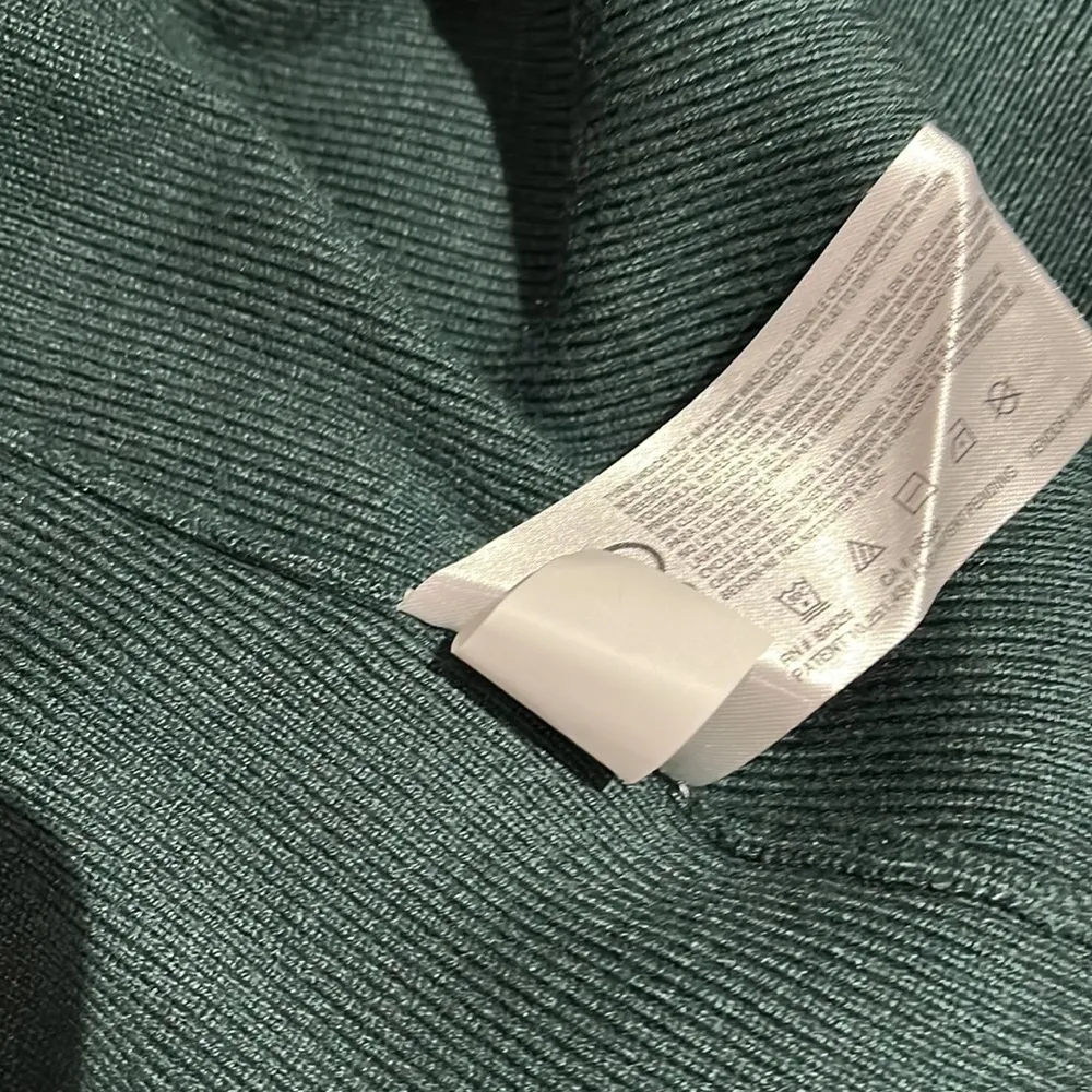 NWT Anne Klein Sport Fiona Long Sleeve V-Neck Polo Pullover - Image 9