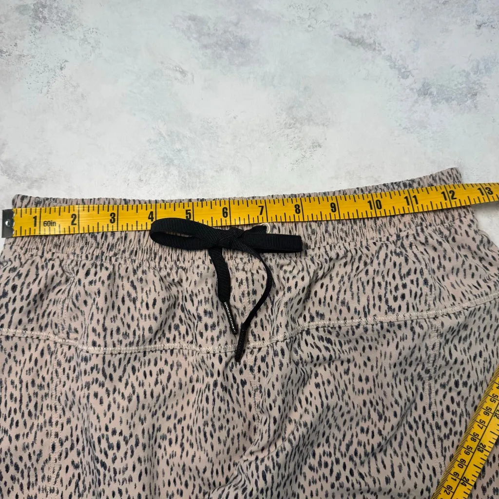 Lululemon Step Lively Crop Pants Size 4 Dottie Dash Grain Print - Image 5