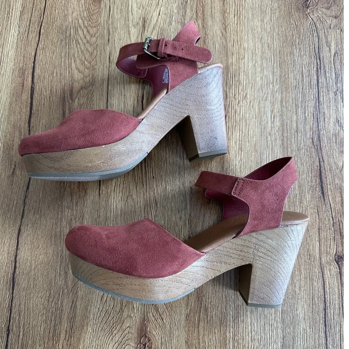 Universal Thread Marcia Heeled Clogged Size 7 - Image 4