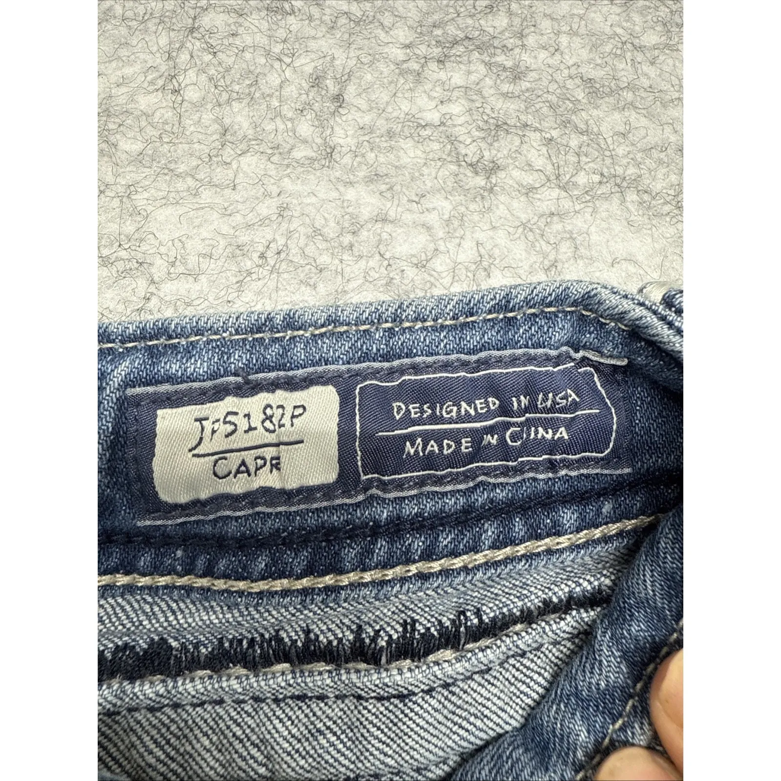 Miss Me Signature Boyfriend Capri Jeans Women's Blue Denim Size‎ 29 - Image 9